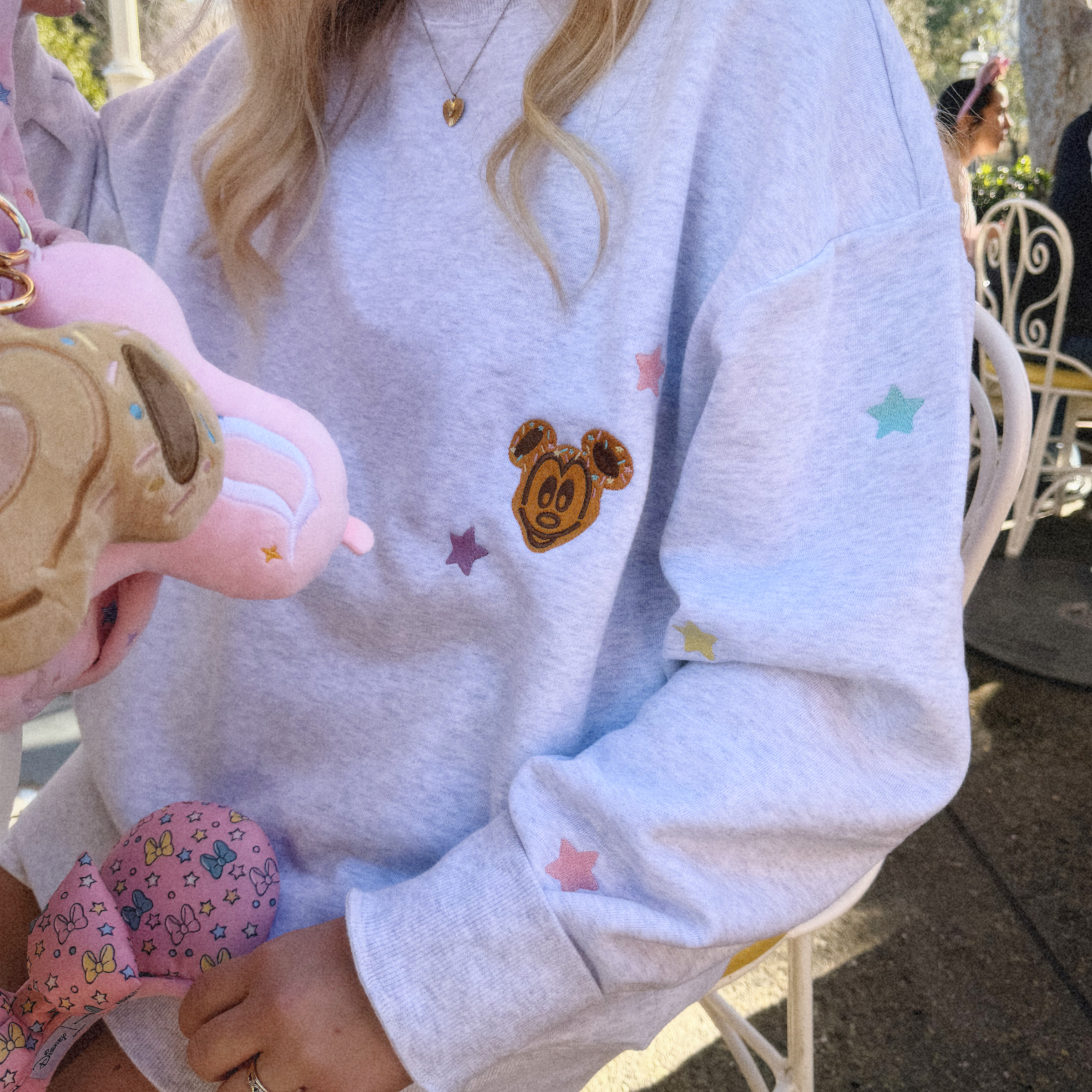 Signature Celebrate embroidered crew